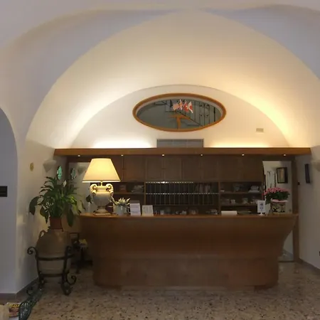 毕安卡玛利亚酒店 酒店