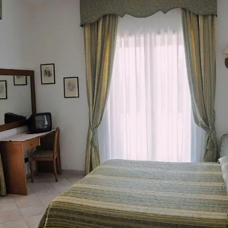 Biancamaria فندق أناكابْري