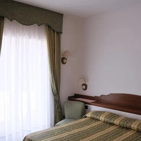 毕安卡玛利亚酒店 酒店