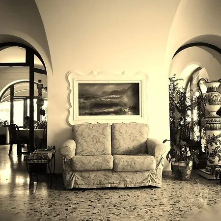 Biancamaria فندق أناكابْري