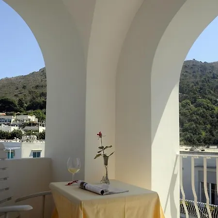 Biancamaria מלון